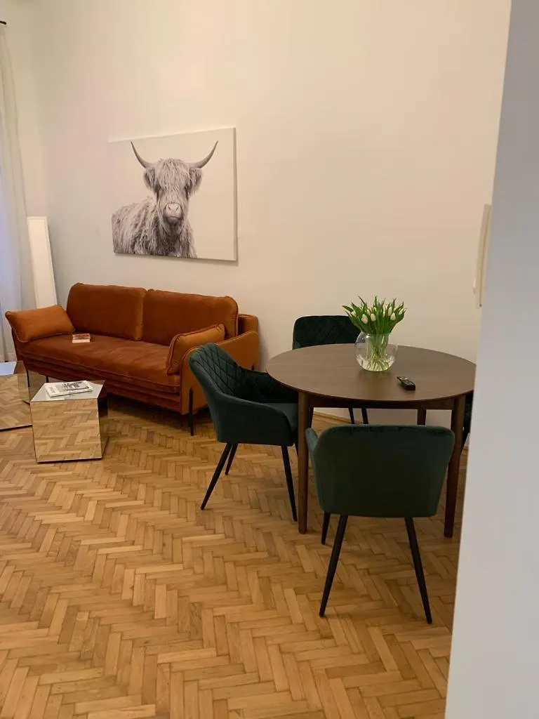 Wohnung Mit Gefuehl Und Stil Vienna Apartment